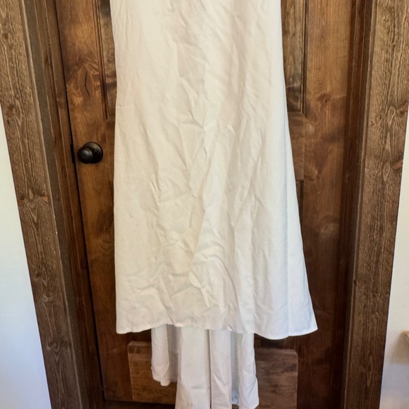 Miss Veil Wedding Dress - Picture 6 of 6